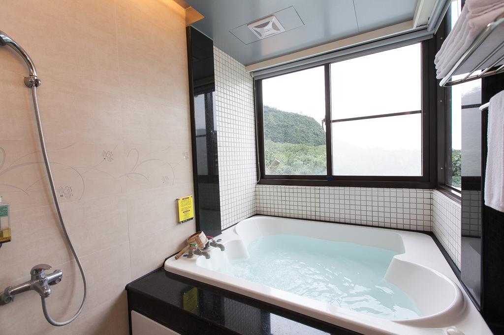 Most Natural Hotel Цзяоси Экстерьер фото